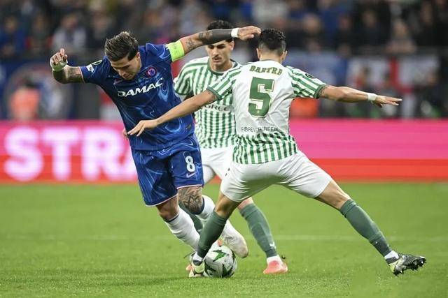 KAIYUN SPORT体育娱乐-西甲今晨再迎强敌，切尔西豪取连胜，主帅态度：悬念犹存，心理建设被强调(西甲开局连胜记录)